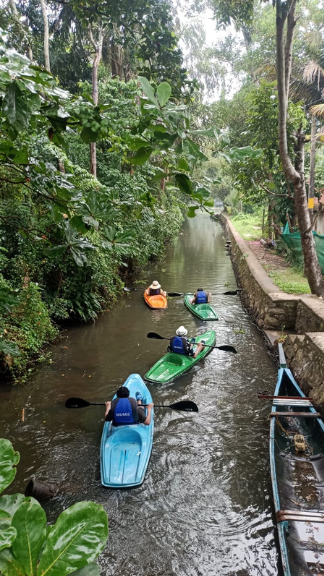 Kayaking Alleppey (2)